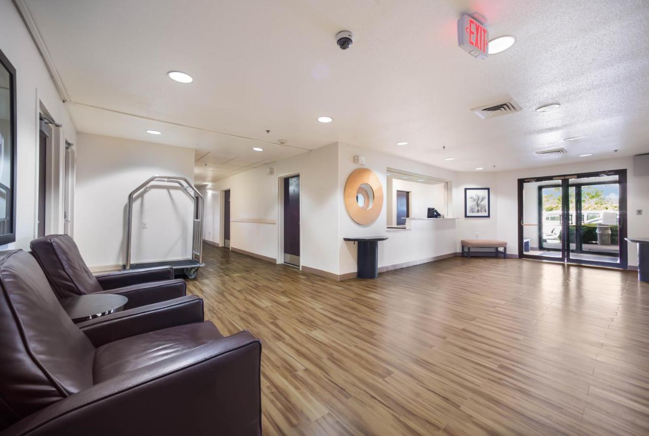 Hometowne Studios By Red Roof St. Louis - Airport/N Lindbergh Hazelwood Esterno foto