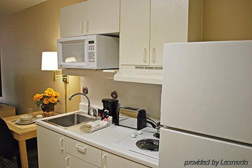 Hometowne Studios By Red Roof St. Louis - Airport/N Lindbergh Hazelwood Esterno foto