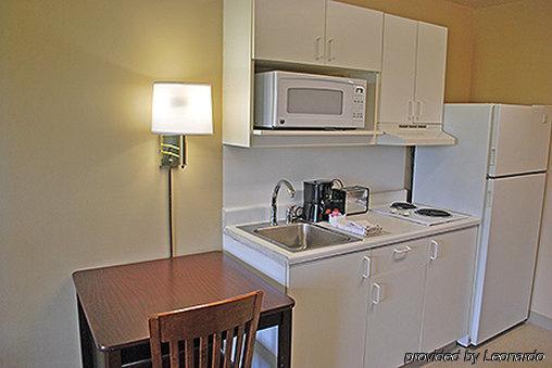 Hometowne Studios By Red Roof St. Louis - Airport/N Lindbergh Hazelwood Esterno foto